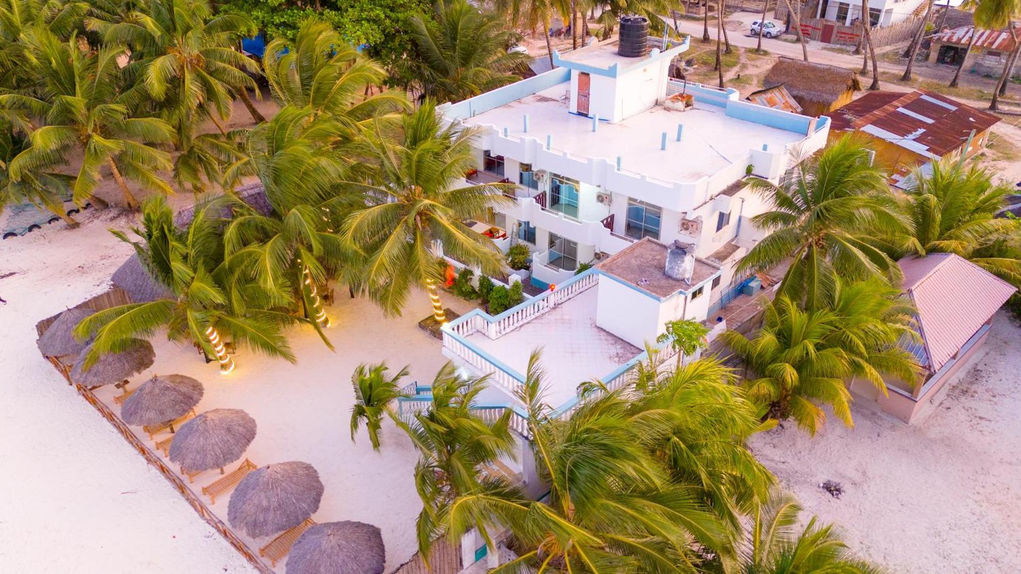 Sands Inn Hotel Pwani Mchangani Bagian luar foto