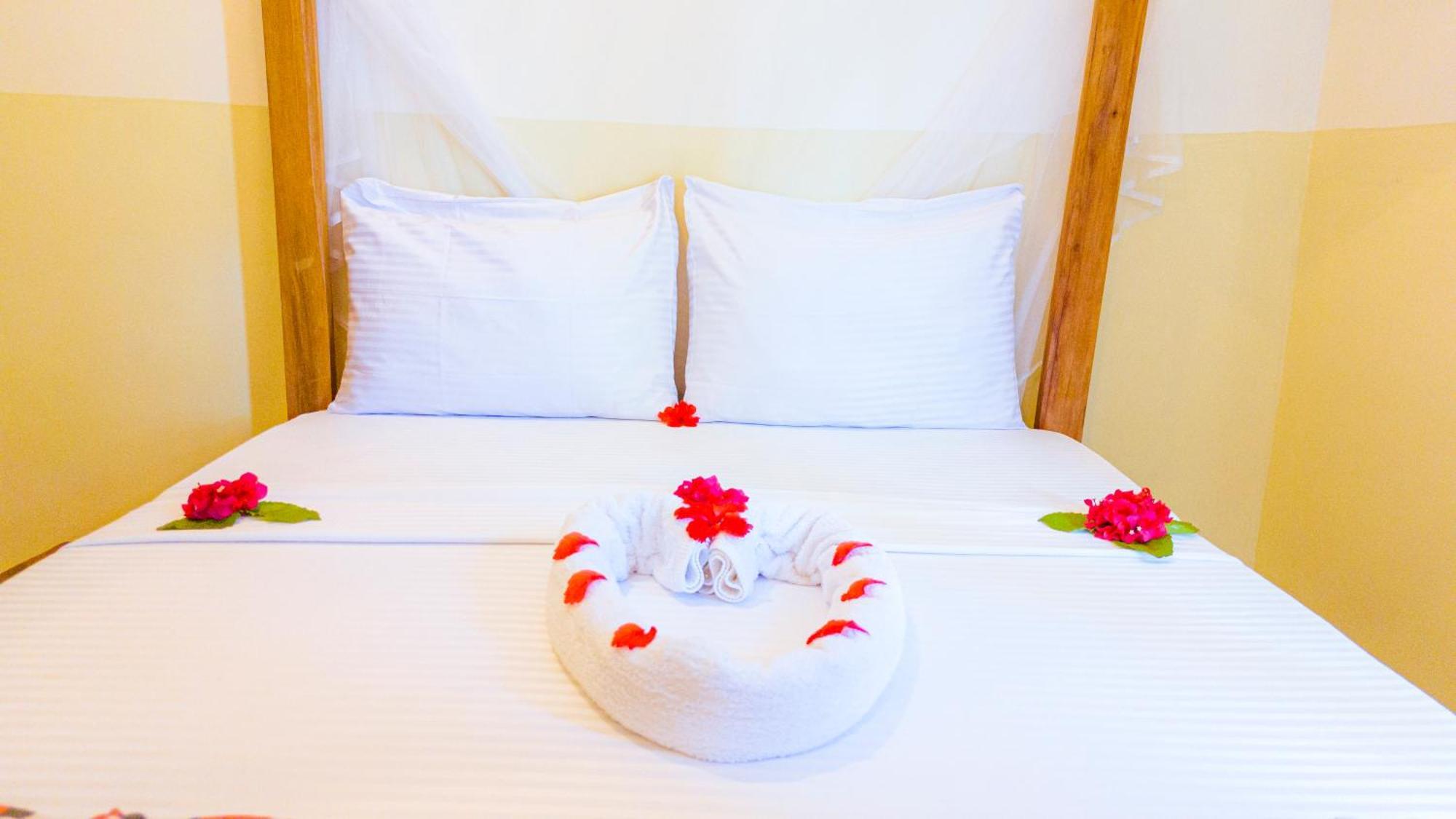 Sands Inn Hotel Pwani Mchangani Bagian luar foto